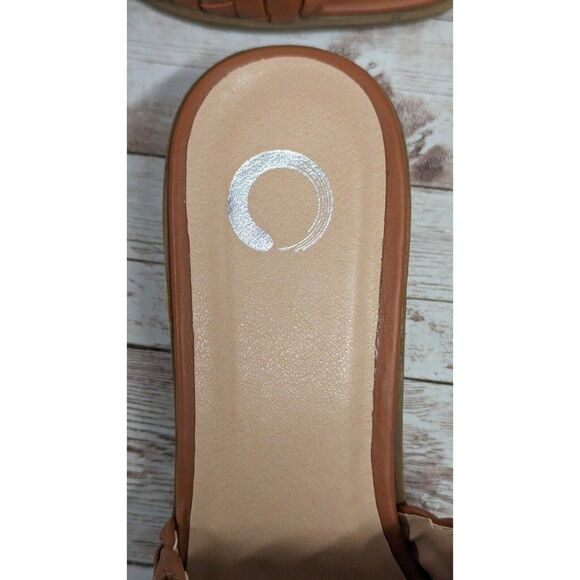 Journee Collection Womens Size 8 Brown Woven Block Heel Open Toe Slide Sandal - Picture 8 of 11